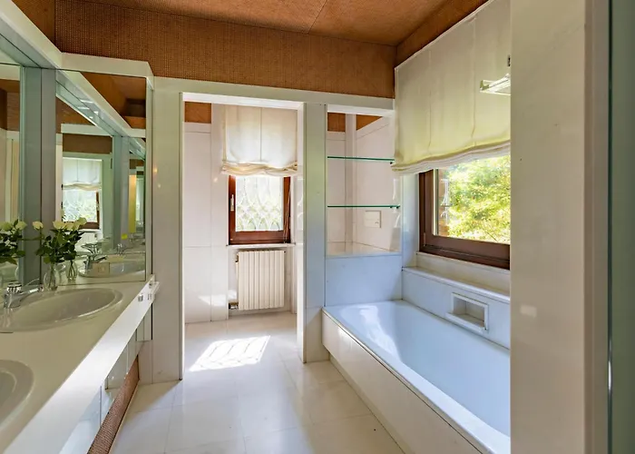 Near Arona ドルメッレット