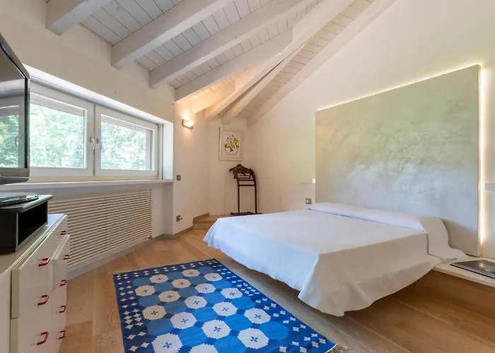 Near Arona * ドルメッレット